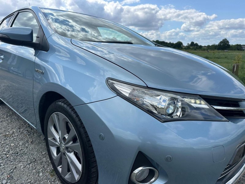 TOYOTA AURIS