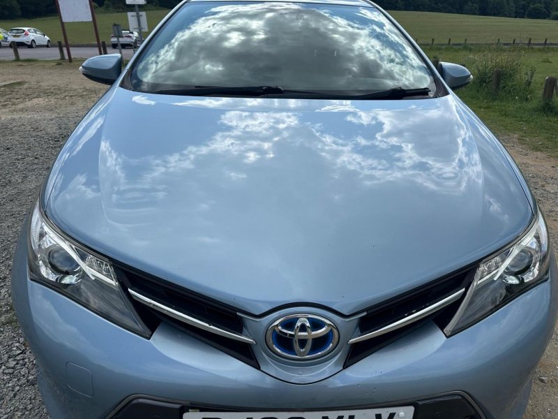 TOYOTA AURIS