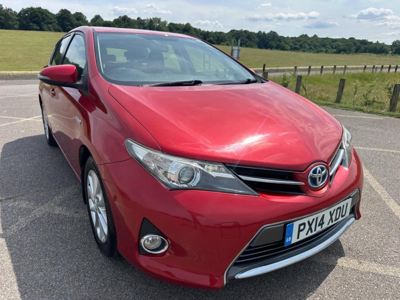 TOYOTA AURIS