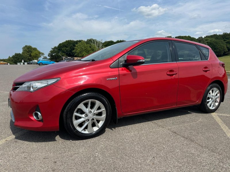 TOYOTA AURIS