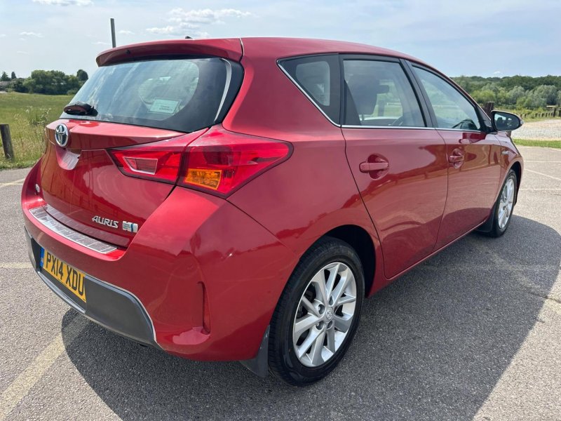 TOYOTA AURIS