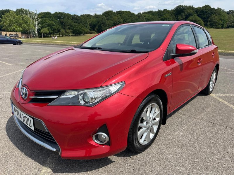 TOYOTA AURIS