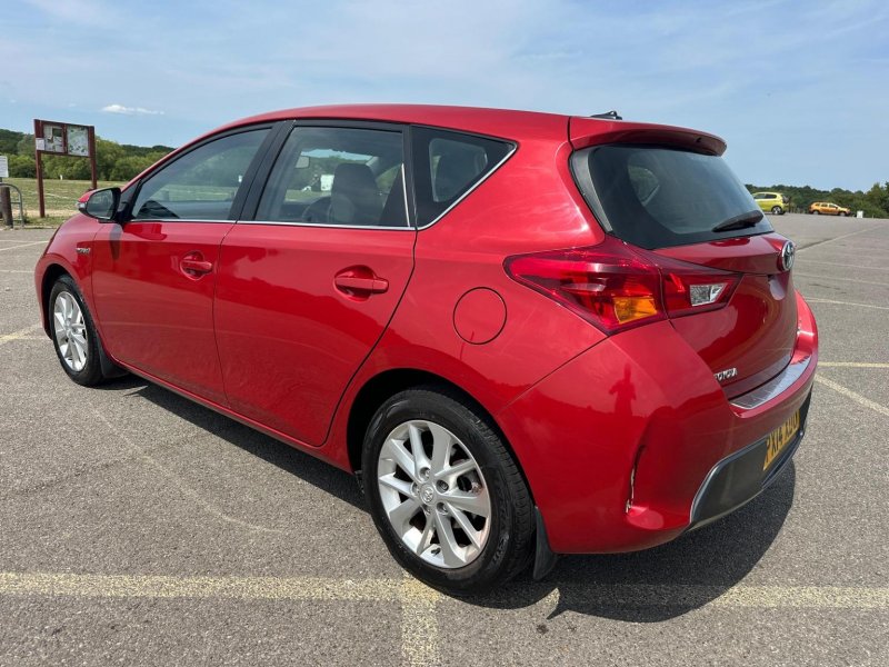 TOYOTA AURIS