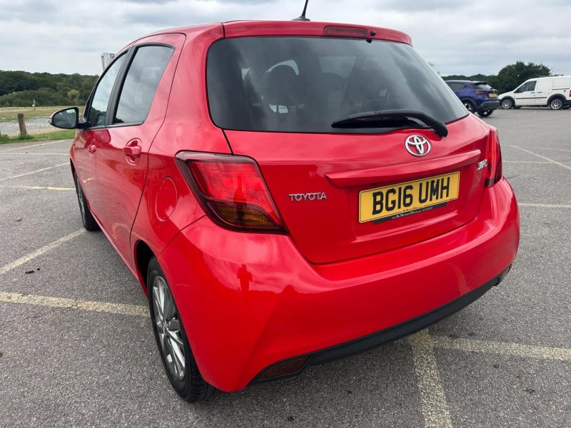 TOYOTA YARIS