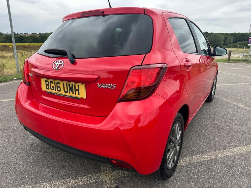 TOYOTA YARIS