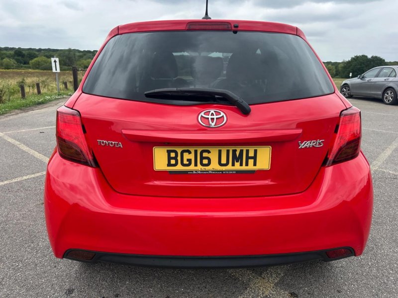 TOYOTA YARIS