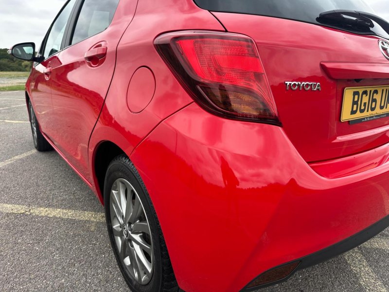 TOYOTA YARIS