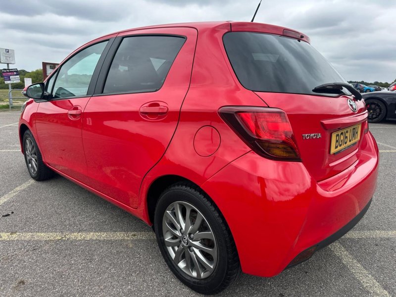 TOYOTA YARIS