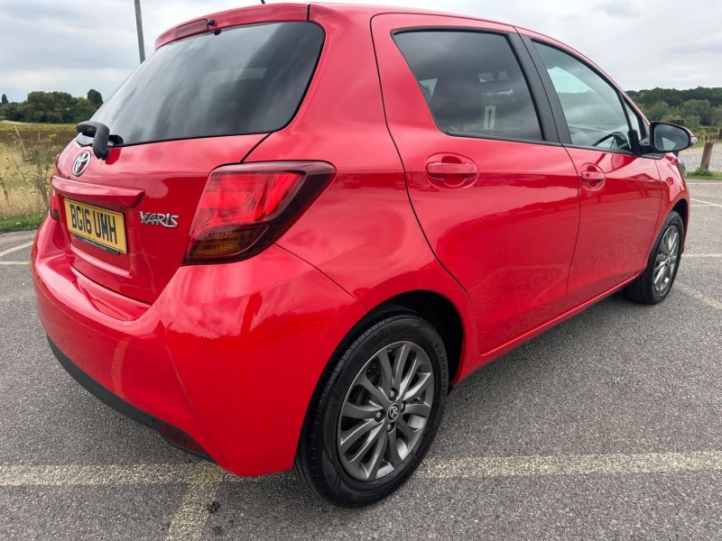 TOYOTA YARIS