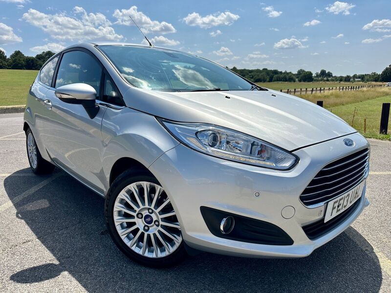 View FORD FIESTA 1.0T EcoBoost Titanium Euro 5 (s/s) 3dr