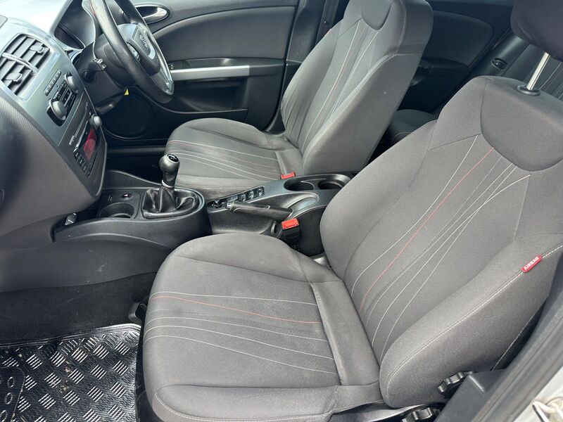 SEAT LEON