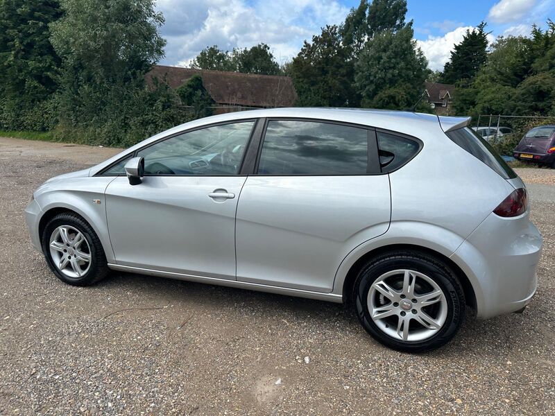 SEAT LEON
