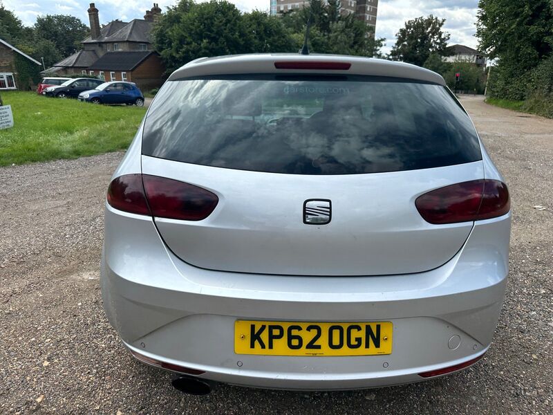 SEAT LEON
