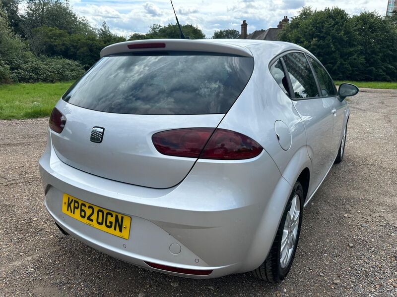 SEAT LEON