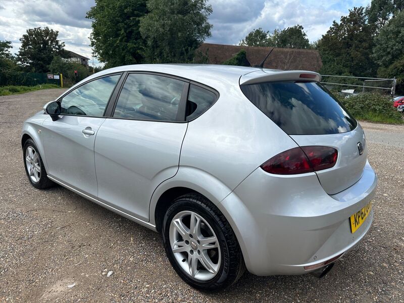SEAT LEON