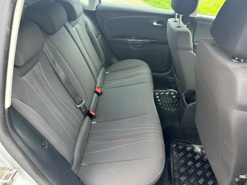 SEAT LEON