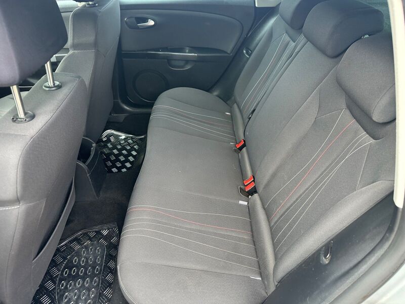 SEAT LEON