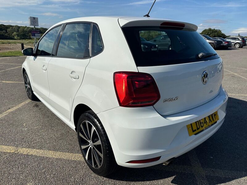 VOLKSWAGEN POLO