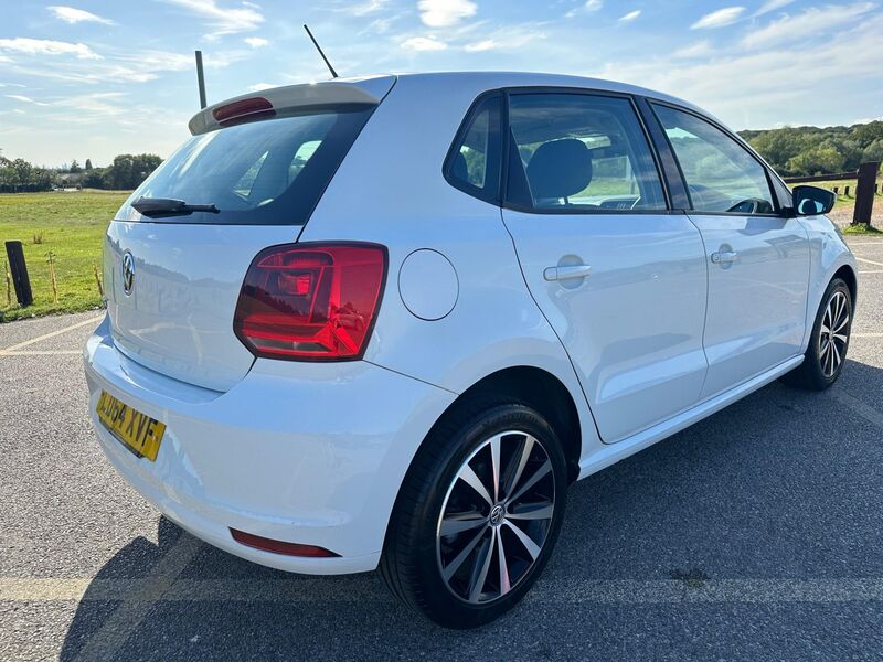 VOLKSWAGEN POLO