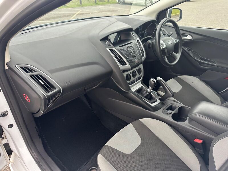 FORD FOCUS